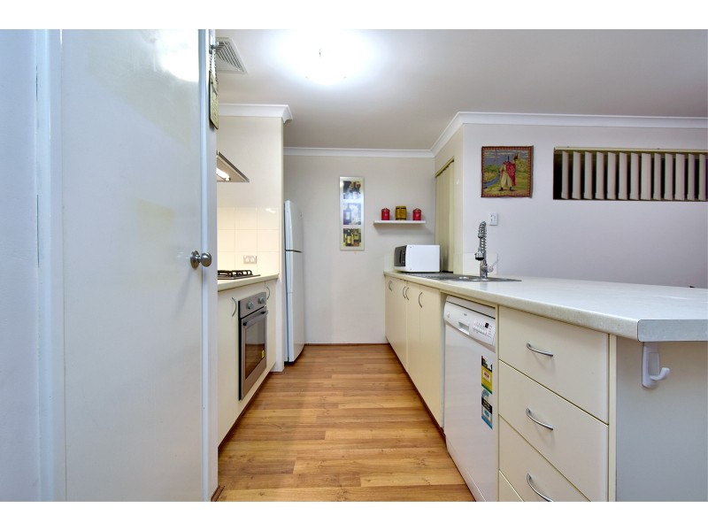 8 Protea Way, Banksia Grove WA 6031