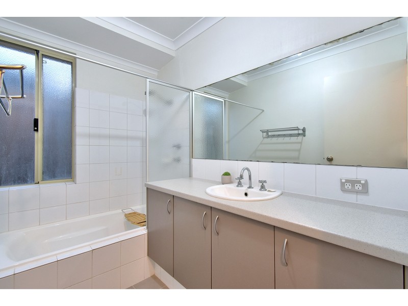 8 Protea Way, Banksia Grove WA 6031