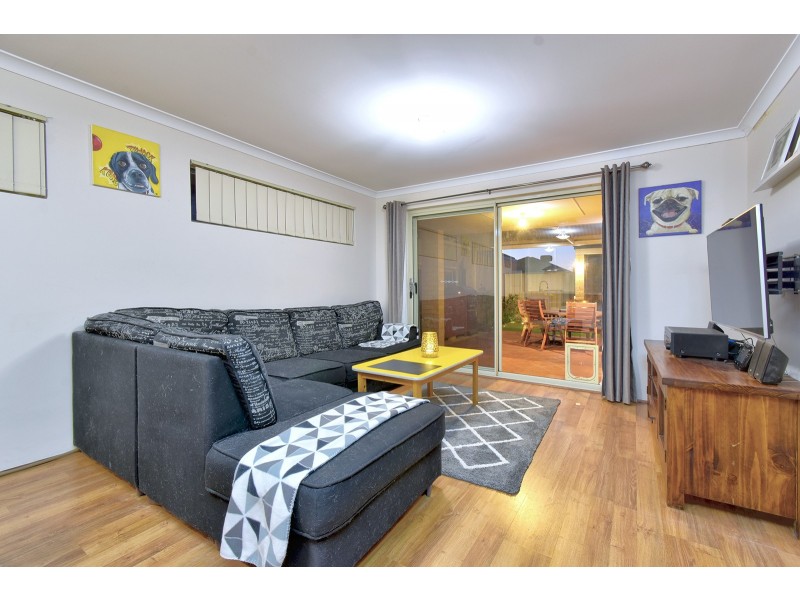 8 Protea Way, Banksia Grove WA 6031