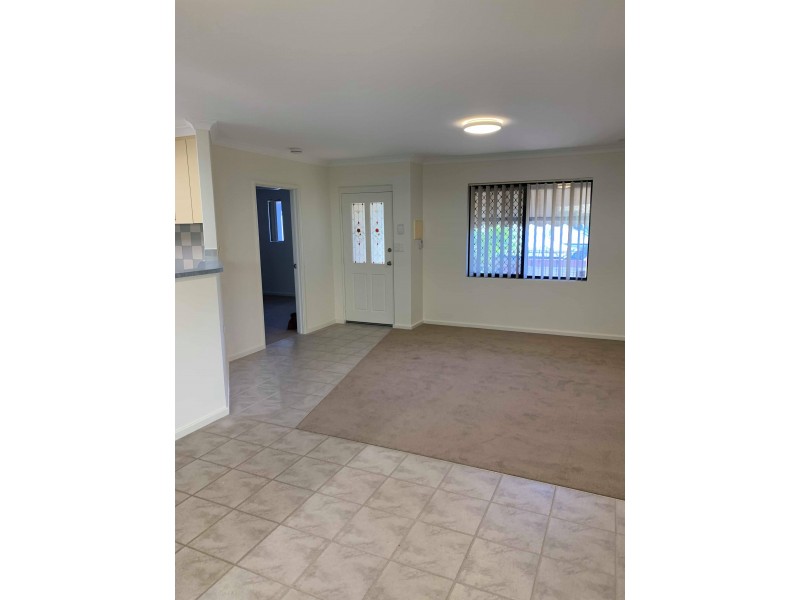 3/2 Camberwell Road, Balga WA 6061