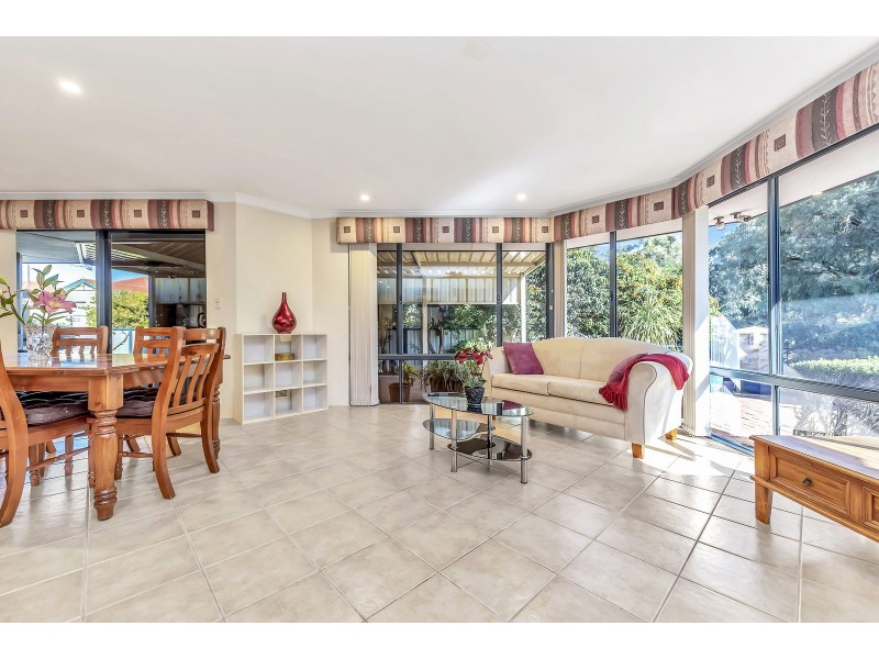 22 Portrush Parade, Meadow Springs WA 6210