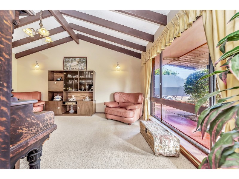 16 Arundel Drive, Halls Head WA 6210