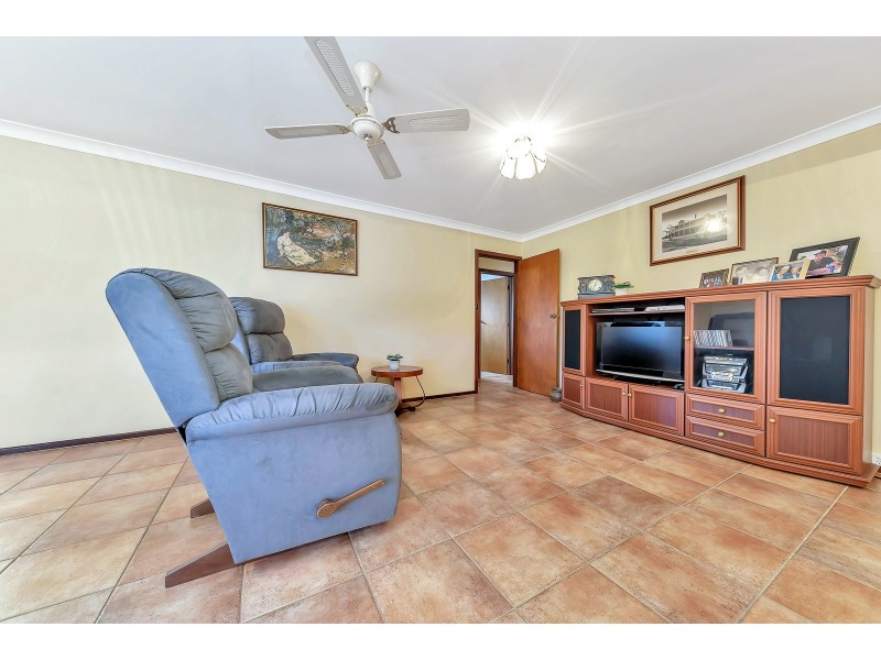 16 Arundel Drive, Halls Head WA 6210