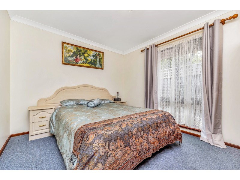 16 Arundel Drive, Halls Head WA 6210