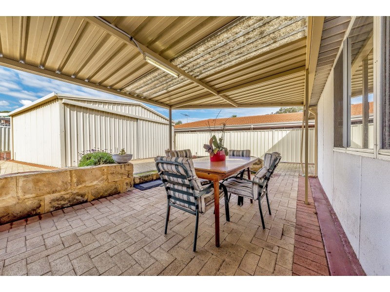 16 Arundel Drive, Halls Head WA 6210