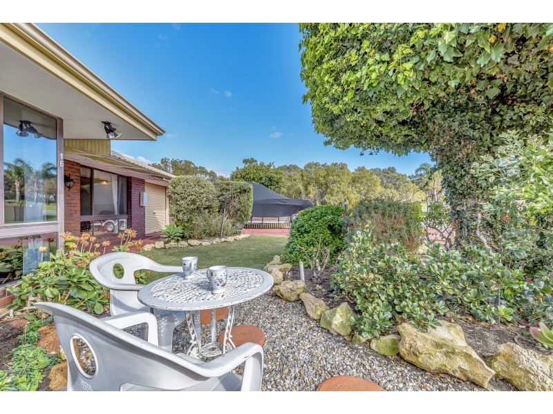 16 Arundel Drive, Halls Head WA 6210