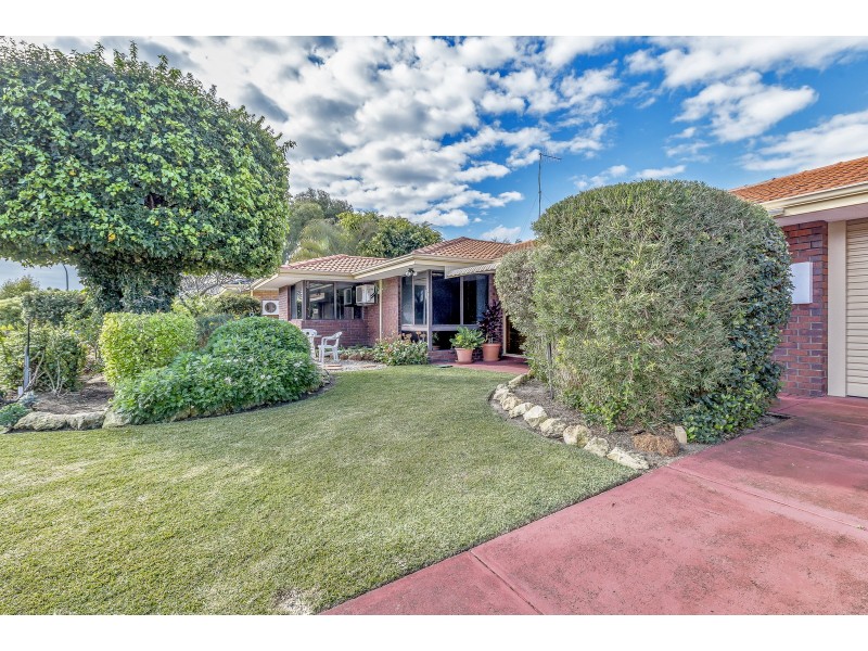 16 Arundel Drive, Halls Head WA 6210