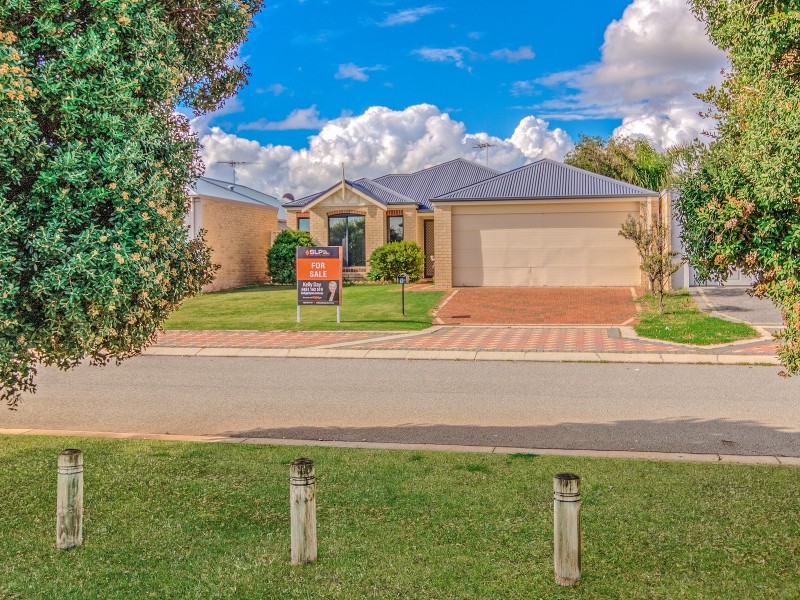 8 Tangier Parkway, Port Kennedy WA 6172