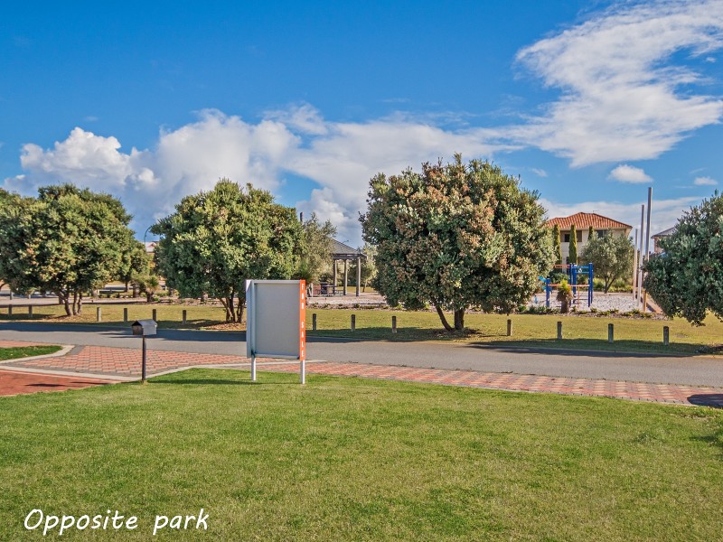 8 Tangier Parkway, Port Kennedy WA 6172