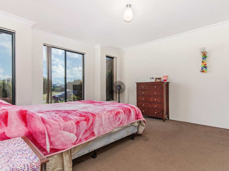 8 Tangier Parkway, Port Kennedy WA 6172