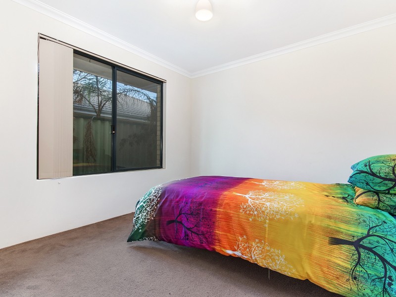 8 Tangier Parkway, Port Kennedy WA 6172