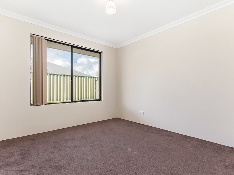 8 Tangier Parkway, Port Kennedy WA 6172