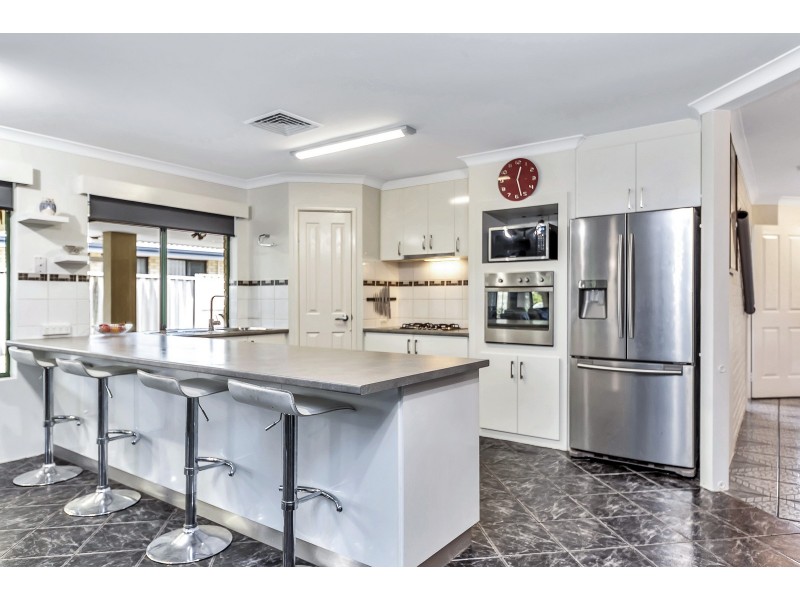 104 Murdoch Drive, Greenfields WA 6210