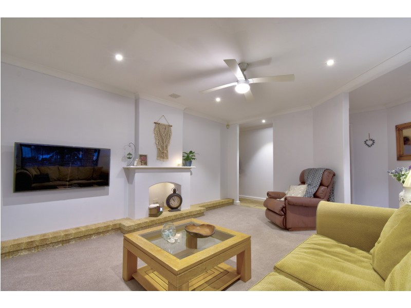 111 Balladong Loop, Carramar WA 6031