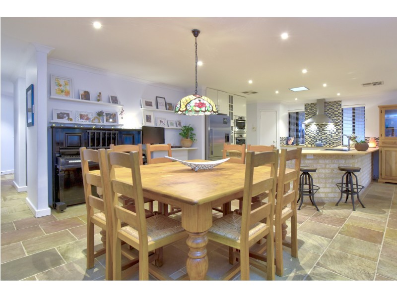 111 Balladong Loop, Carramar WA 6031