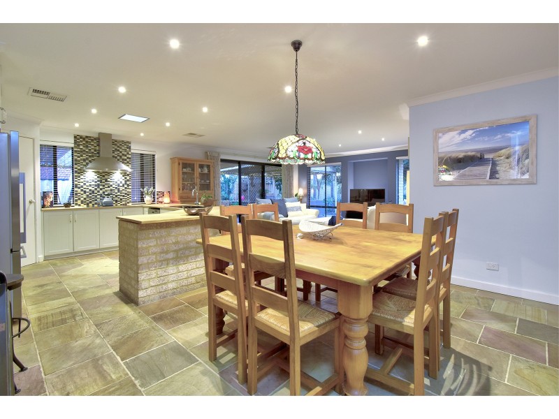 111 Balladong Loop, Carramar WA 6031
