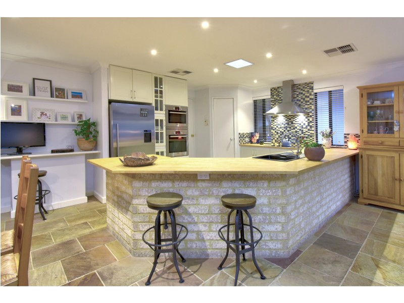 111 Balladong Loop, Carramar WA 6031