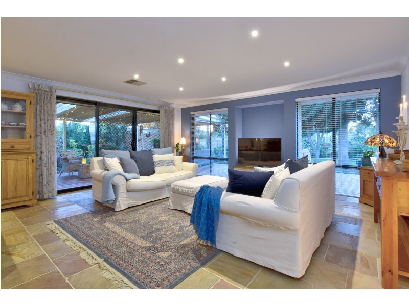 111 Balladong Loop, Carramar WA 6031