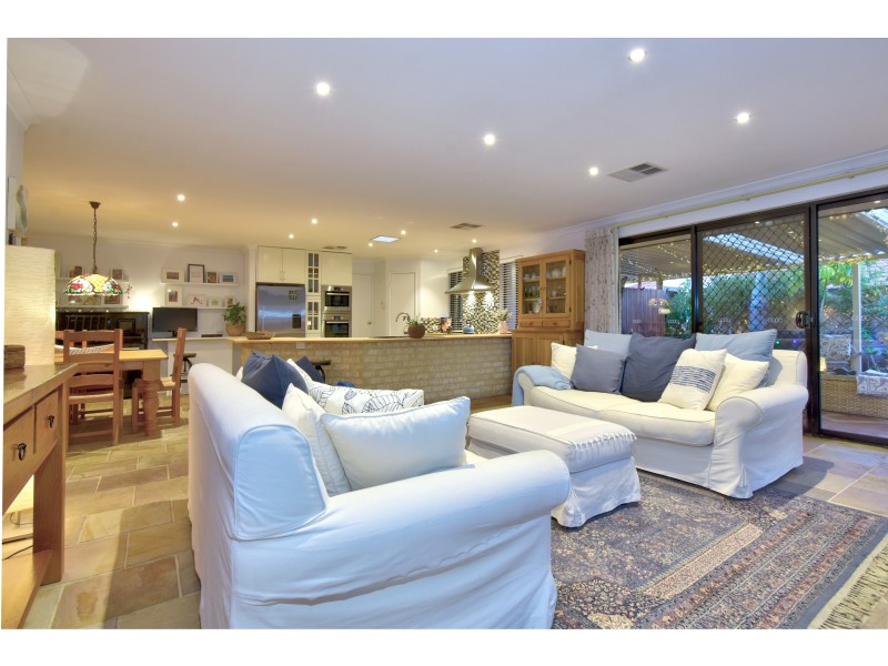 111 Balladong Loop, Carramar WA 6031