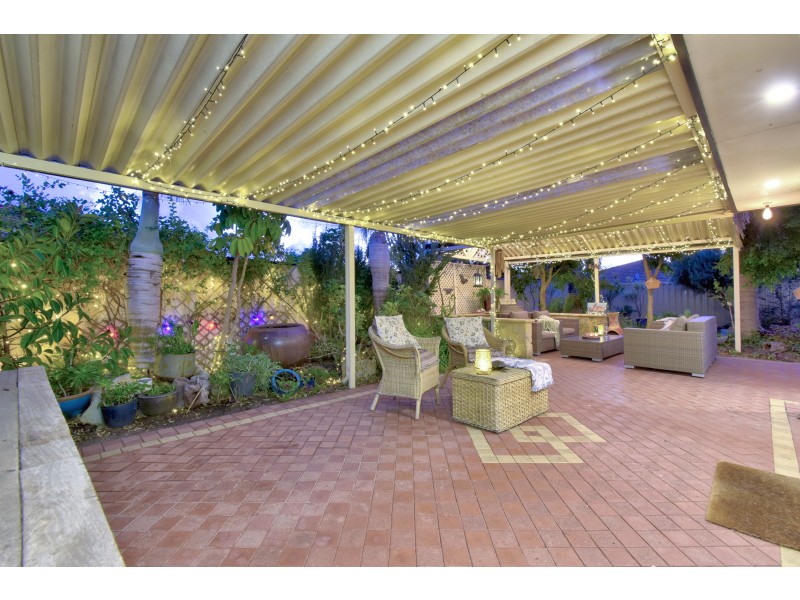 111 Balladong Loop, Carramar WA 6031