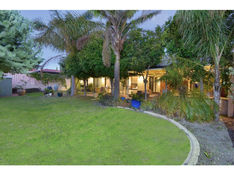 111 Balladong Loop, Carramar WA 6031