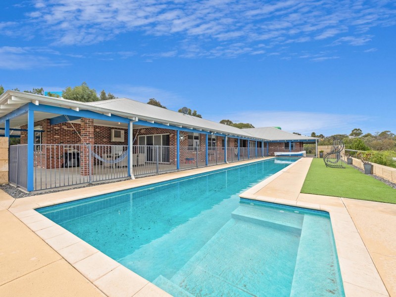 20 Pine Crest Way, Gnangara WA 6077