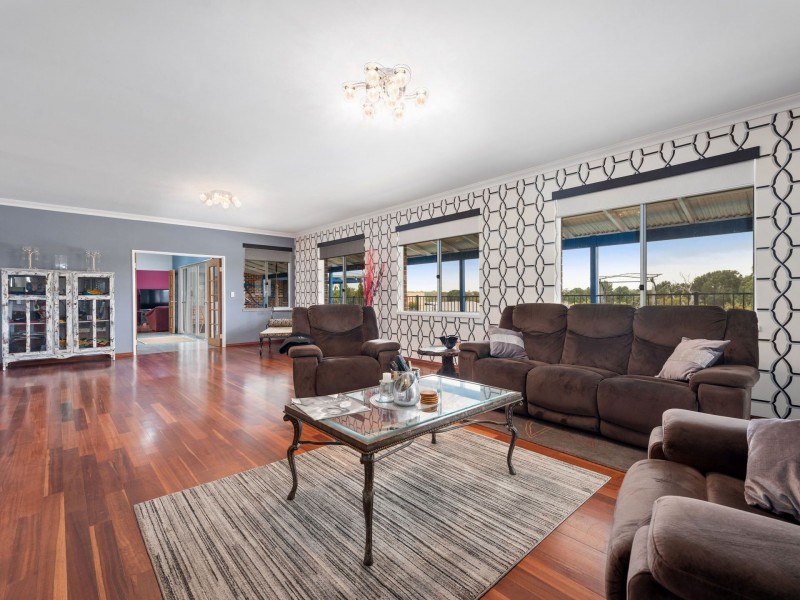 20 Pine Crest Way, Gnangara WA 6077