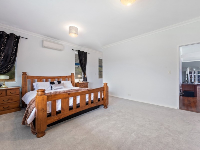 20 Pine Crest Way, Gnangara WA 6077