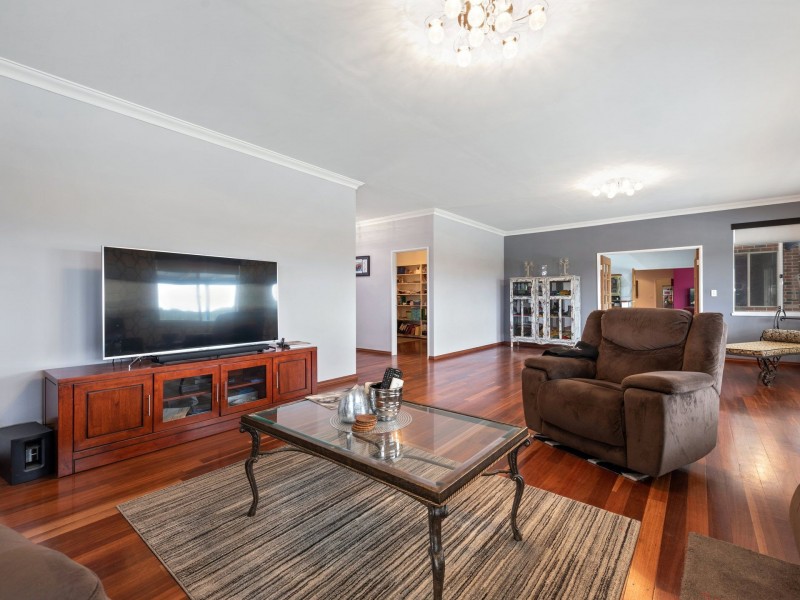 20 Pine Crest Way, Gnangara WA 6077
