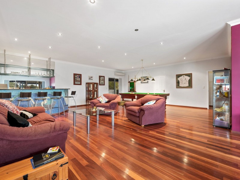 20 Pine Crest Way, Gnangara WA 6077