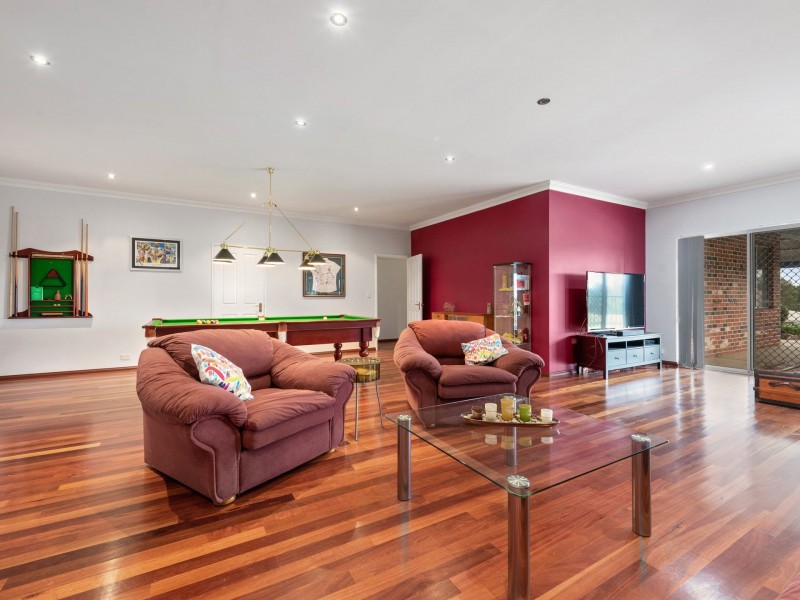 20 Pine Crest Way, Gnangara WA 6077