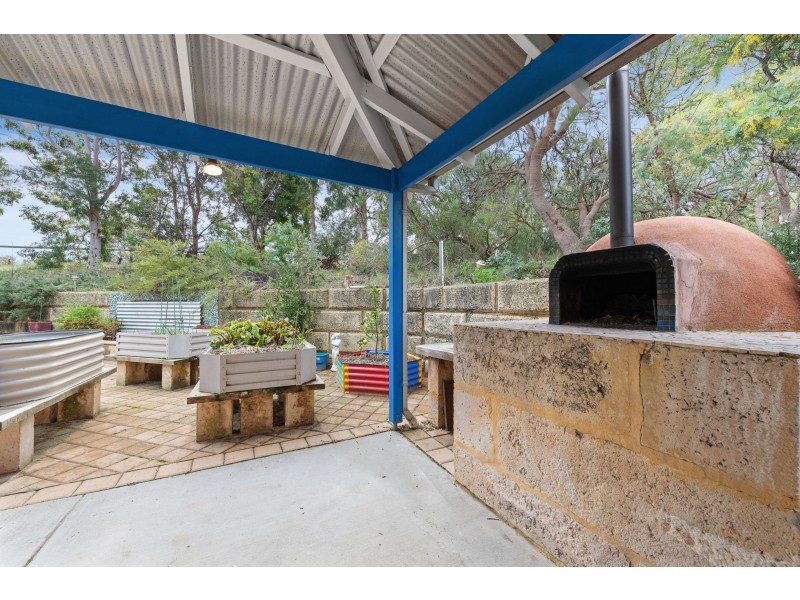 20 Pine Crest Way, Gnangara WA 6077