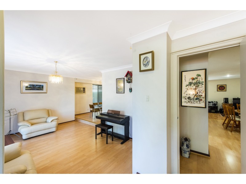 22 Gledhill Way, Leeming WA 6149