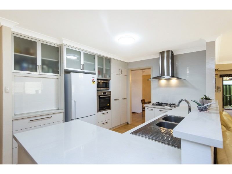 22 Gledhill Way, Leeming WA 6149