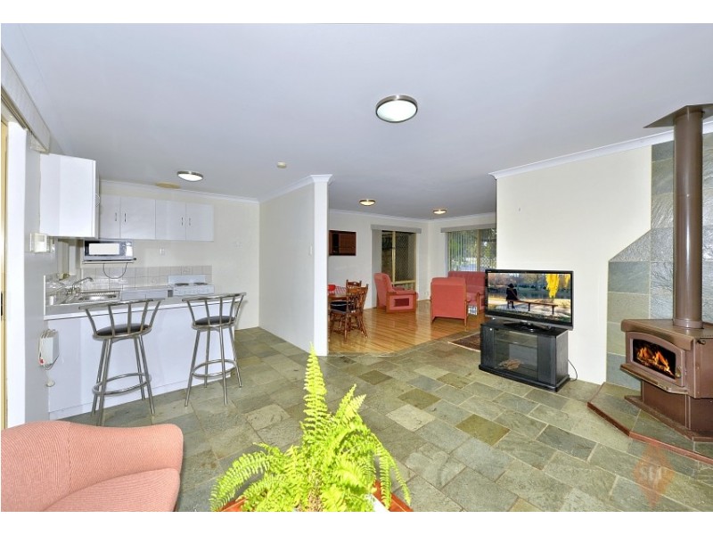 1 Valentino Close, Greenfields WA 6210