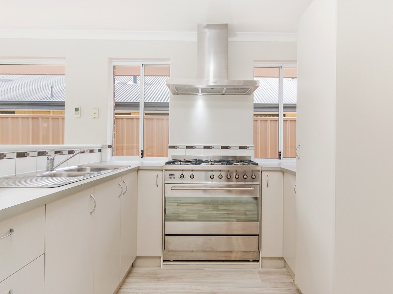19 Antrim Way, Bertram WA 6167