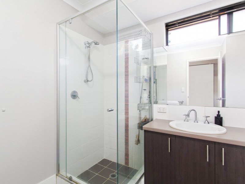 11 Fairvale Bend, Madeley WA 6065