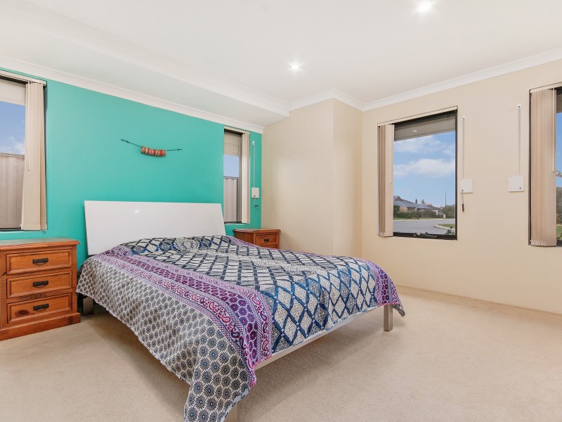 15 Oliver Vista, Bertram WA 6167