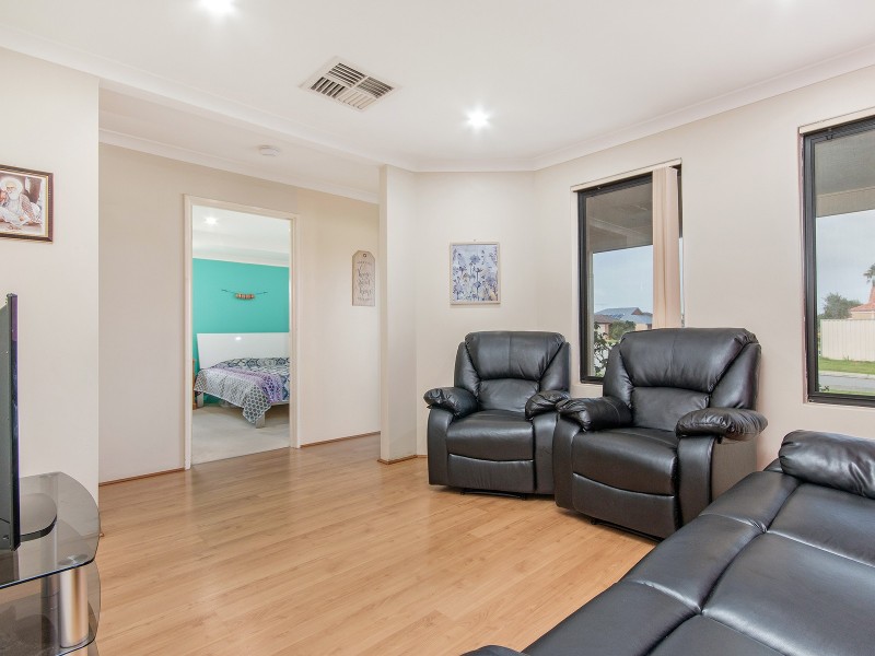 15 Oliver Vista, Bertram WA 6167