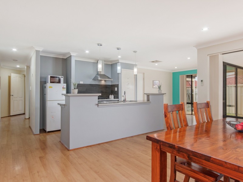 15 Oliver Vista, Bertram WA 6167