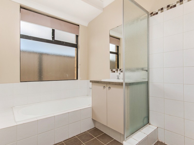 15 Oliver Vista, Bertram WA 6167