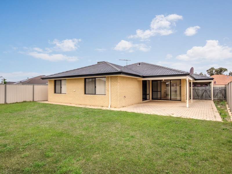 15 Oliver Vista, Bertram WA 6167