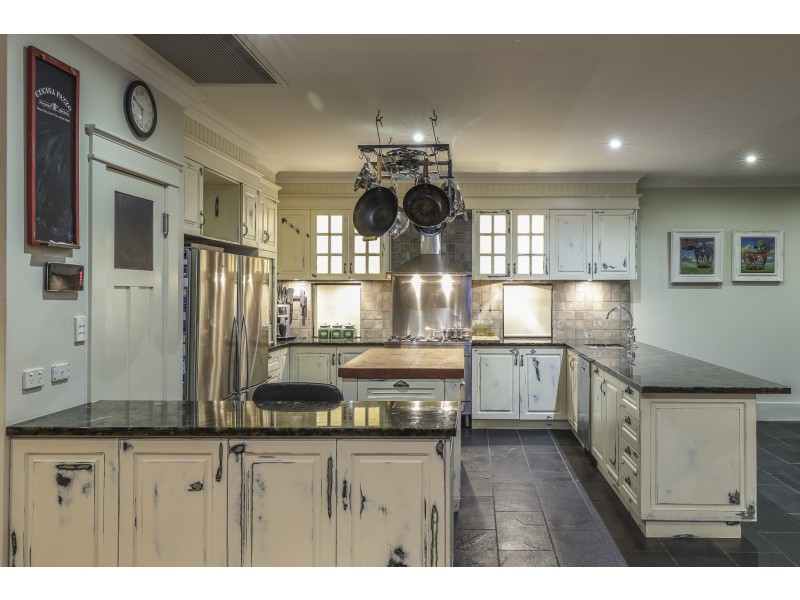 7 Graymont Close, Darch WA 6065