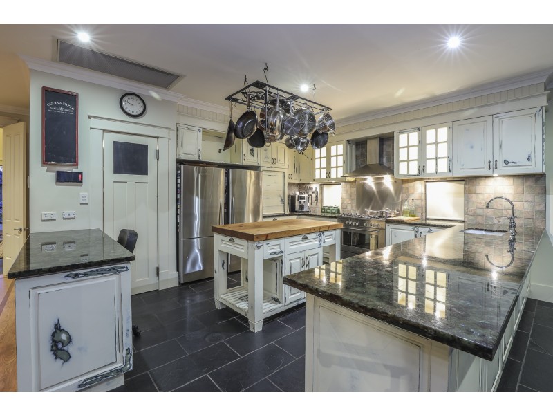 7 Graymont Close, Darch WA 6065