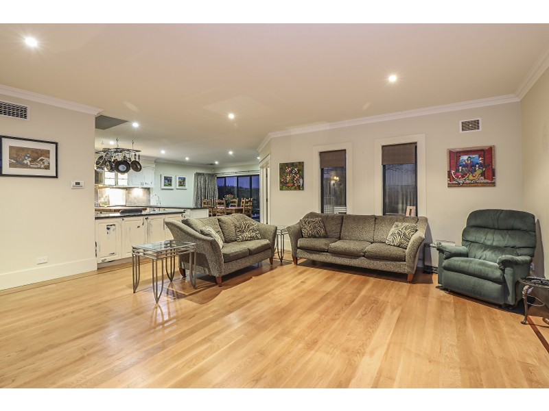 7 Graymont Close, Darch WA 6065