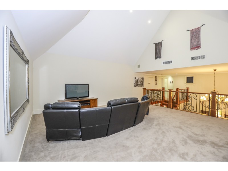 7 Graymont Close, Darch WA 6065