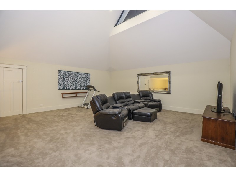 7 Graymont Close, Darch WA 6065