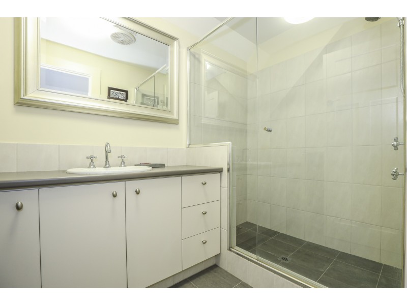 7 Graymont Close, Darch WA 6065