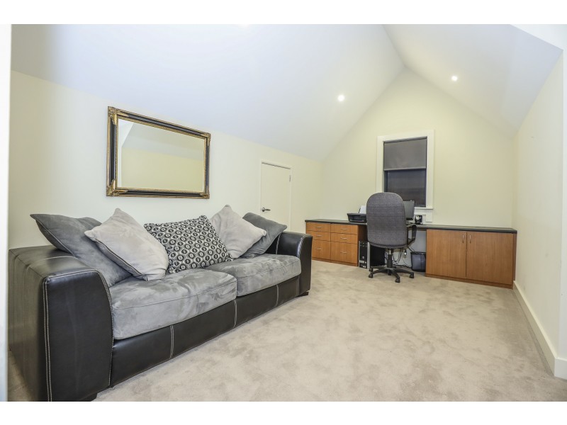 7 Graymont Close, Darch WA 6065