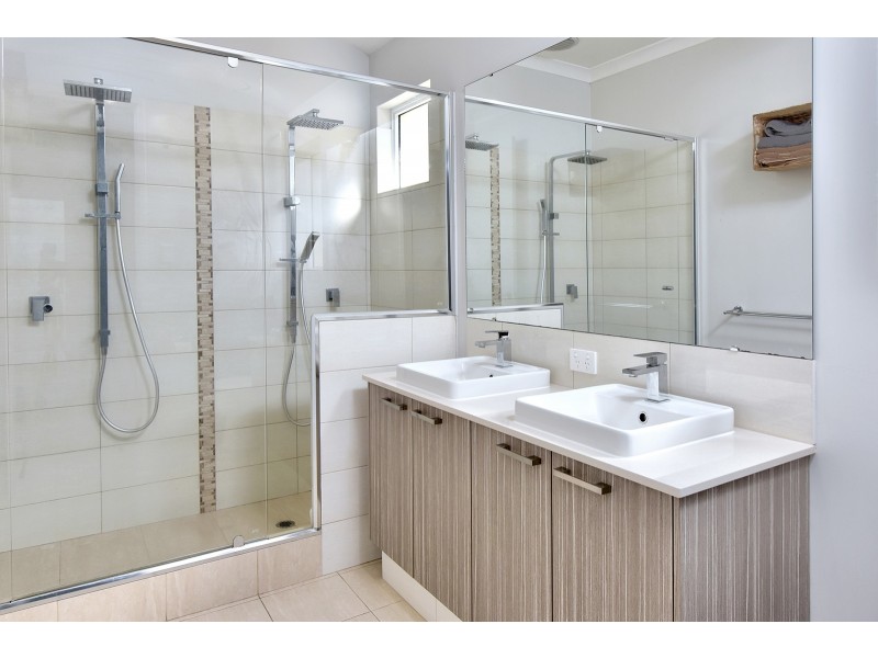 12 Dresden Street, Hocking WA 6065